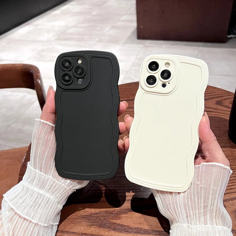 Funda protectora ondulada rizada: ¡Protege tu iPhone con estilo y suavidad! 