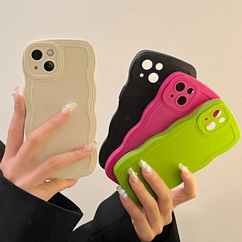 Funda protectora ondulada rizada: ¡Protege tu iPhone con estilo y suavidad! 